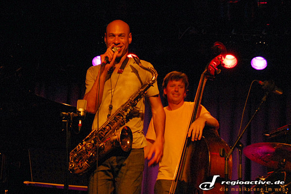 Joshua Redman ("James Farm" live in Mannheim, 2011)